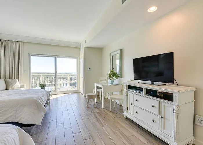 Destin Resort Studio With Pool - Walk To Beach!